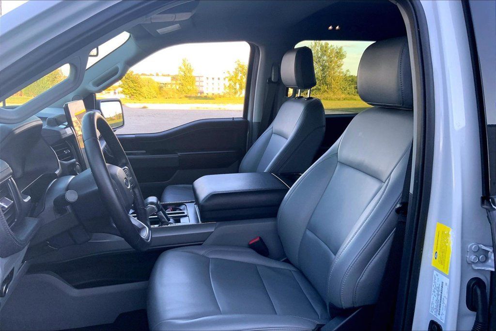 Used 2025 Ford F150 Lightning Flash AWD/4WD image 9