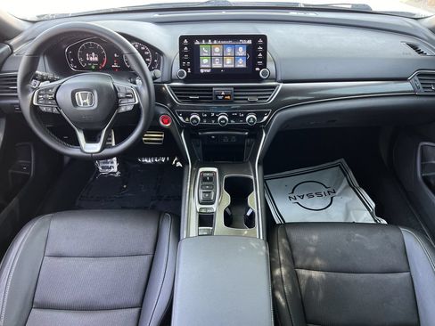 Used 2021 Honda Accord Sport image 8
