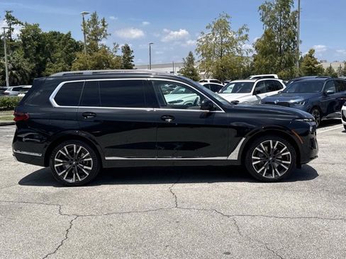 Used 2025 BMW X7 xDrive40i AWD/4WD image 2