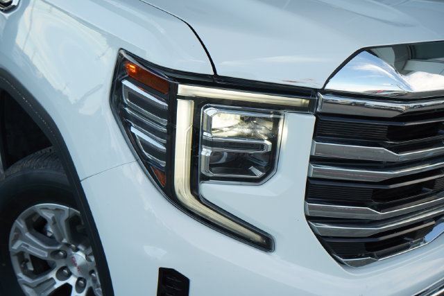 Used 2025 GMC Sierra 1500 SLT AWD/4WD image 13