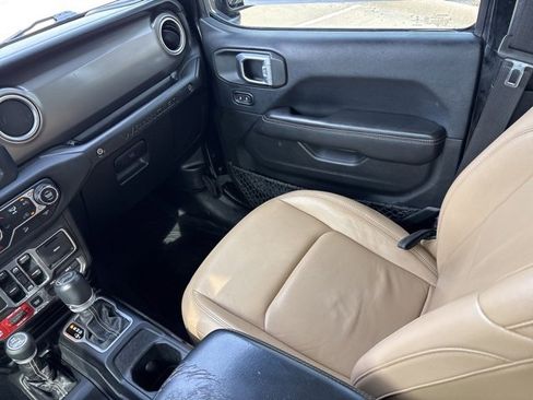 Used 2018 Jeep Wrangler Unlimited Rubicon image 16