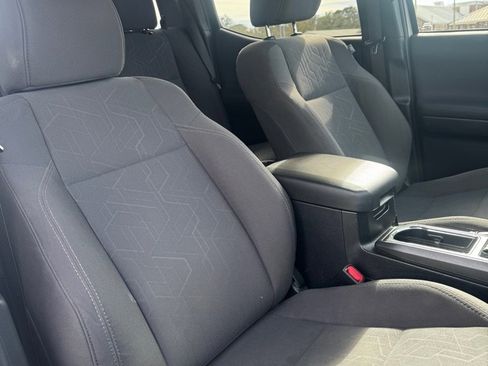 Used 2018 Toyota Tacoma TRD Sport w/ Technology Package image 15