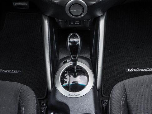 Used 2015 Hyundai Veloster FWD image 22