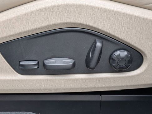 Used 2025 Porsche Macan Electric image 23