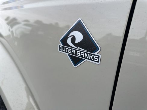 Used 2025 Ford Bronco Outer Banks image 19