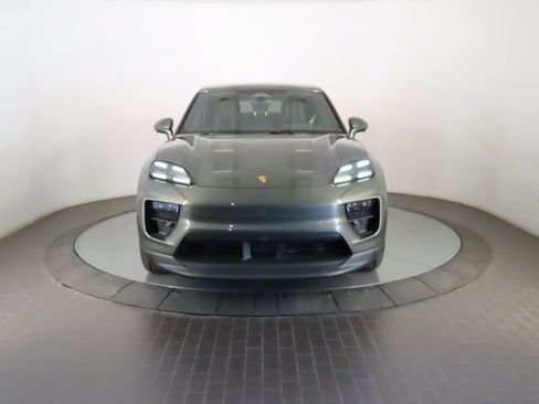 Certified 2025 Porsche Macan 4 Electric AWD/4WD image 10