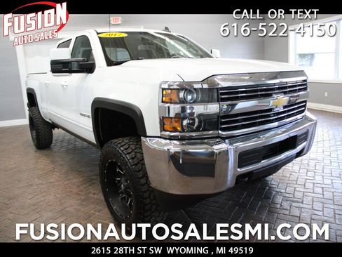 Used 2017 Chevrolet Silverado 2500 LT AWD/4WD image 1