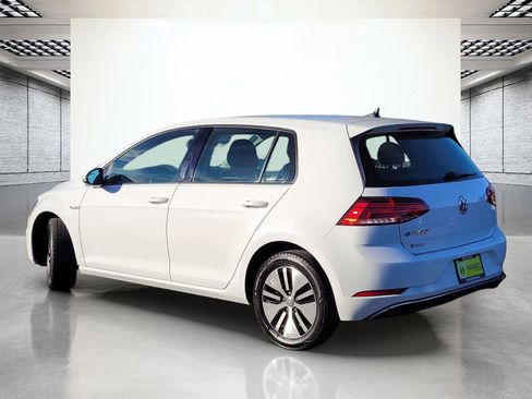 Used 2018 Volkswagen e-Golf SE image 7