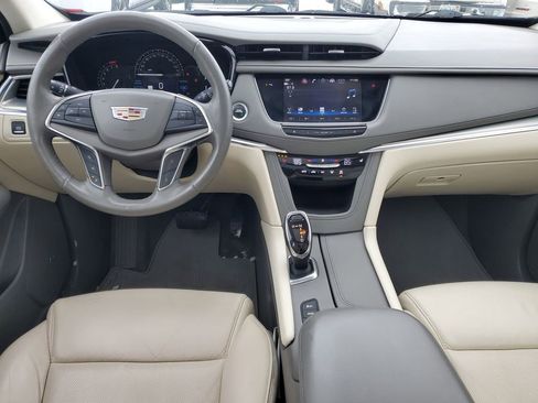 Used 2018 Cadillac XT5 Luxury w/ Driver Awareness Package image 26