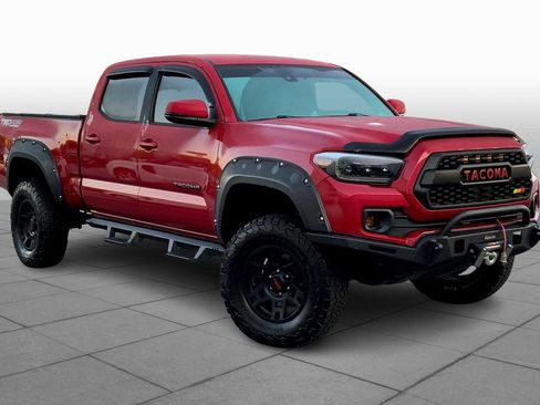Used 2022 Toyota Tacoma TRD Off-Road w/ Technology Package image 3