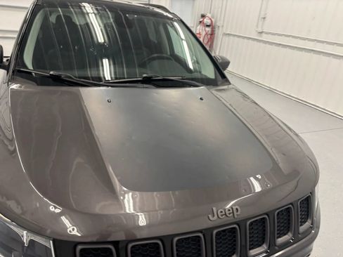 Used 2017 Jeep Compass Trailhawk w/ Leather Interior Group AWD/4WD image 22