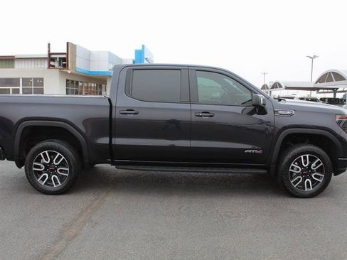 Used 2024 GMC Sierra 1500 AT4 w/ Technology Package image 2