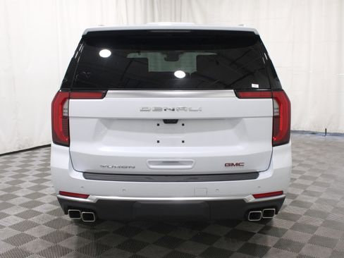 Used 2026 GMC Yukon Denali w/ Denali Reserve Package AWD/4WD image 33