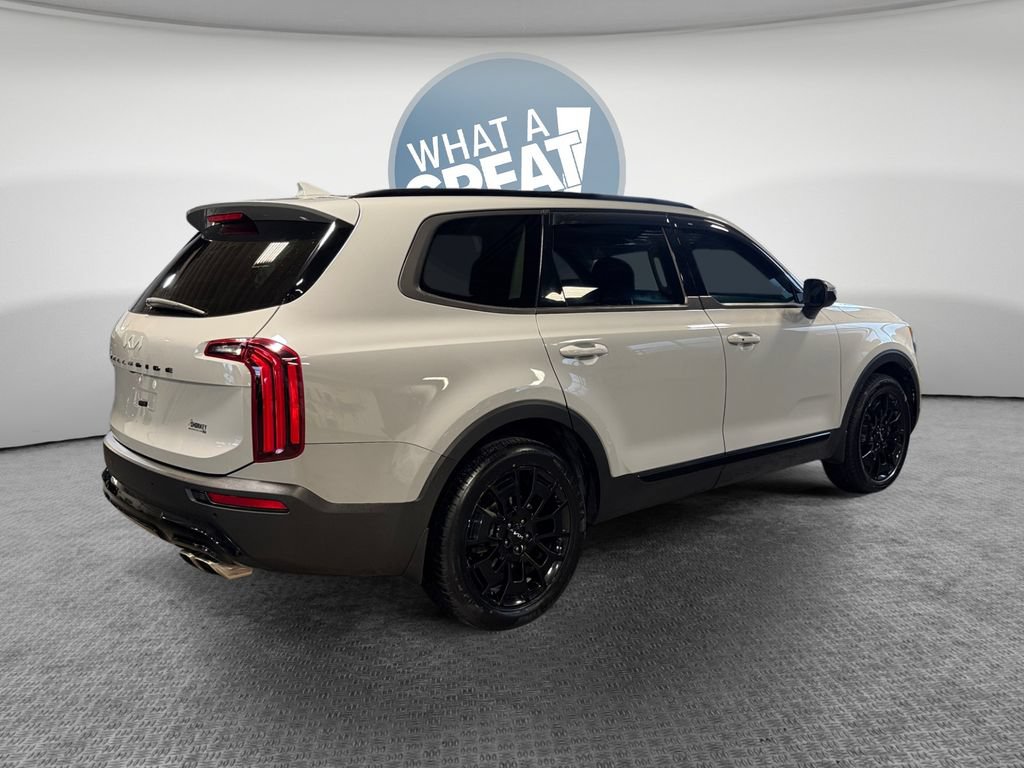 Used 2022 Kia Telluride EX w/ EX Premium Package AWD/4WD image 3