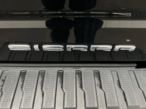 Used 2024 GMC Sierra 1500 Denali w/ Technology Package image 16