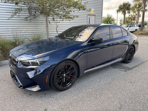 Used 2025 BMW M5 w/ Executive Package AWD/4WD image 1