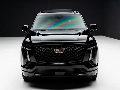 Used 2025 Cadillac Escalade ESV Sport Platinum AWD/4WD image 5