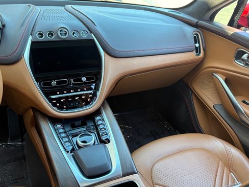 Used 2021 Aston Martin DBX AWD/4WD image 14
