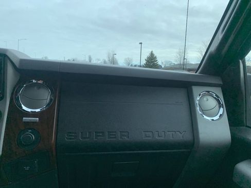 Used 2013 Ford F250 Lariat w/ Chrome Pkg image 24