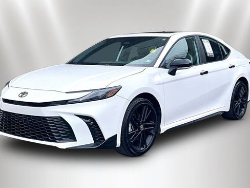 Used 2026 Toyota Camry SE w/ Multimedia Upgrade Package image 3