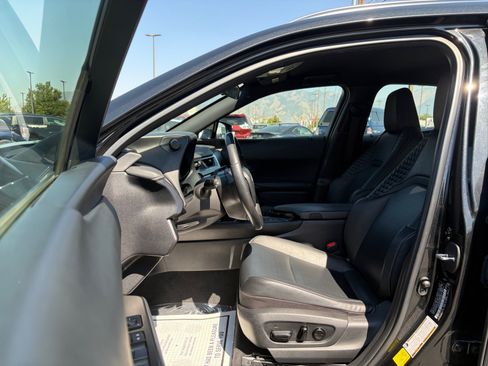 Used 2021 Lexus UX 200 FWD image 11