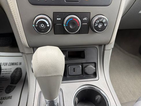 Used 2015 Chevrolet Traverse LS image 17