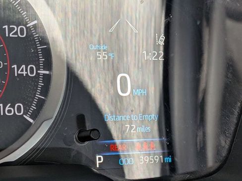 Used 2022 Toyota Corolla SE image 3