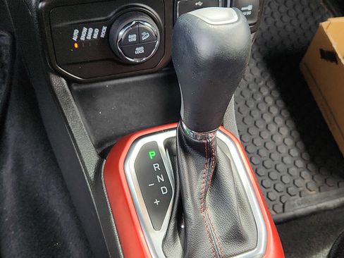 Certified 2022 Jeep Renegade Trailhawk AWD/4WD image 14
