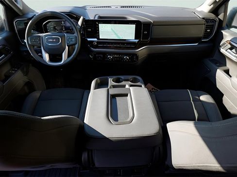 New 2025 GMC Sierra 1500 Elevation image 18