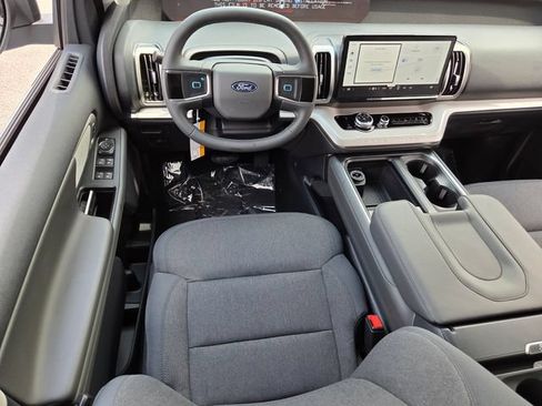 New 2026 Ford Expedition Active RWD image 7