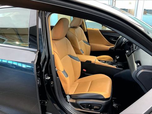 Used 2023 Lexus ES 350 w/ Premium Package image 11