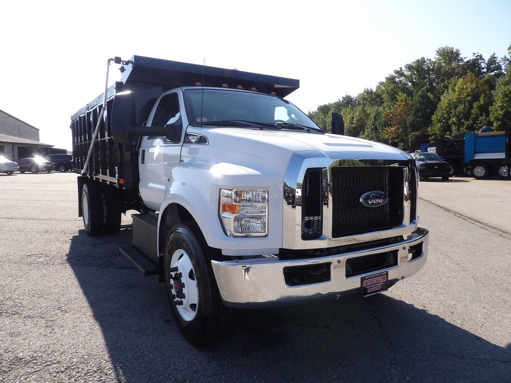 Used 2025 Ford F650 2WD Regular Cab Super Duty image 23