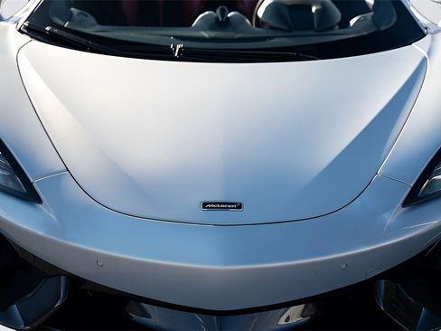 Used 2018 McLaren 570S Spider image 34