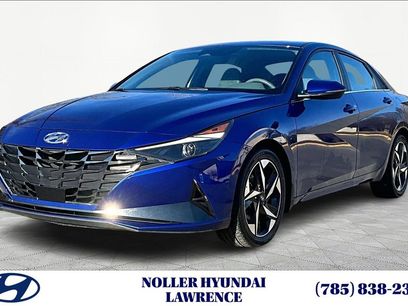 Used 2022 Hyundai Elantra SEL w/ Convenience + Premium Package