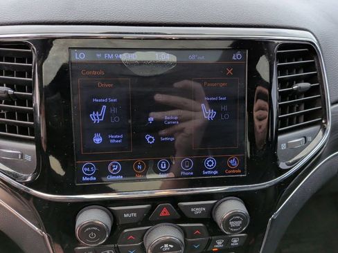 Used 2020 Jeep Grand Cherokee Limited image 27