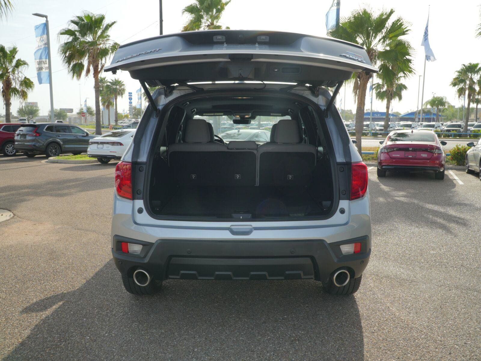 Used 2023 Honda Passport EX-L image 12