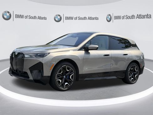 Used 2024 BMW iX xDrive50 w/ Sport Package AWD/4WD image 20