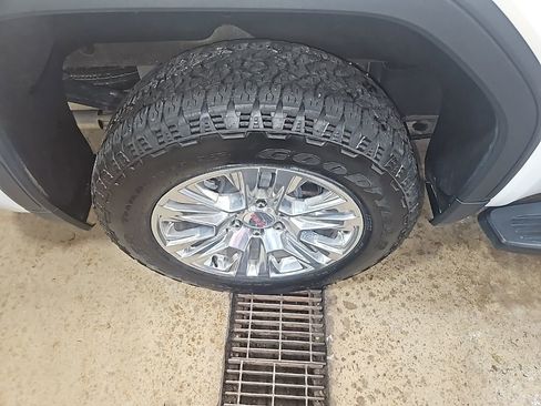 Used 2024 GMC Sierra 1500 Denali w/ Technology Package image 11