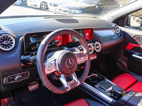 Used 2021 Mercedes-Benz GLA 35 AMG 4MATIC image 17