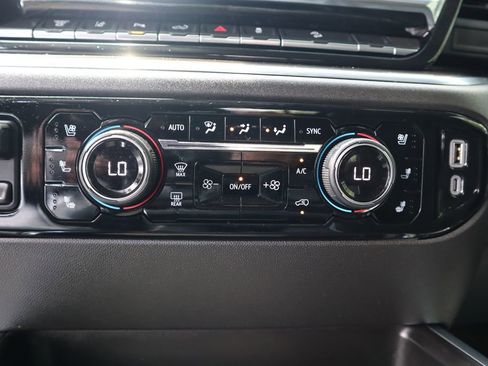 Used 2024 Chevrolet Silverado 2500 LTZ w/ LTZ Plus Package image 26