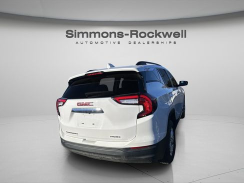 Used 2022 GMC Terrain SLE w/ Driver Convenience Package image 7