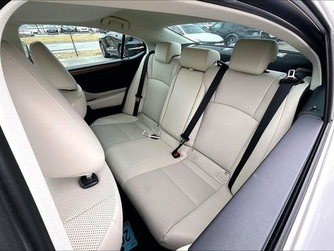 Used 2024 Lexus ES 300h 300h image 36