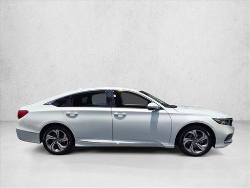 Used 2018 Honda Accord EX image 4