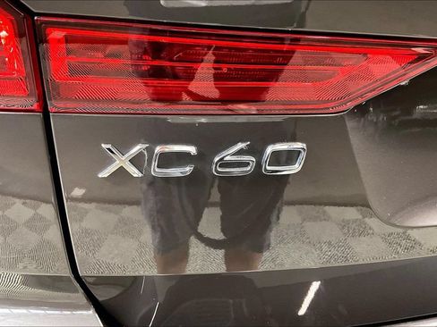 Used 2023 Volvo XC60 T8 Plus AWD/4WD image 7