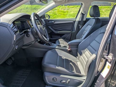Certified 2024 Volkswagen Jetta SE FWD image 19