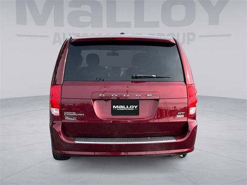 Used 2018 Dodge Grand Caravan GT image 4