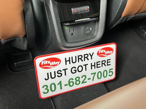 Used 2022 Lincoln Nautilus Reserve w/ Equipment Group 202A image 12