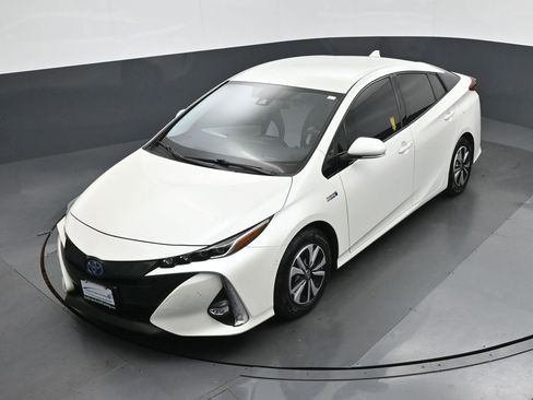 Used 2017 Toyota Prius Prime Advanced image 52