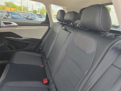 New 2026 Volkswagen Taos SE FWD image 11