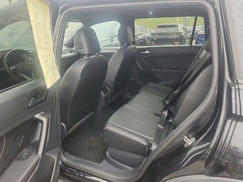 Certified 2024 Volkswagen Tiguan SE R-Line AWD/4WD image 11
